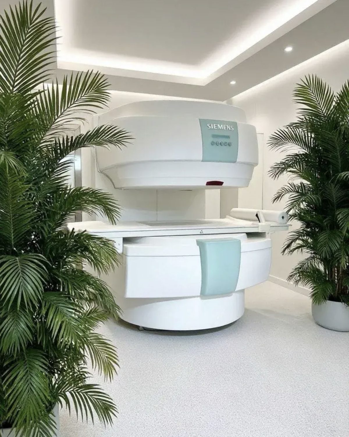 Siemens MAGNETOM C — томограф открытого типа МРТ-томограф открытого типа Siemens MAGNETOM C в Европейском диагностическом центре в Москве